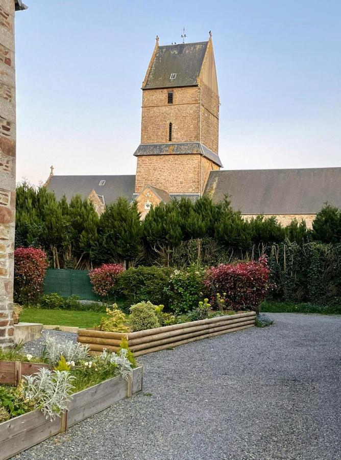 Maison de La Besliere Folligny Extérieur photo